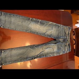 Medium wash American eagle skinny jeans
